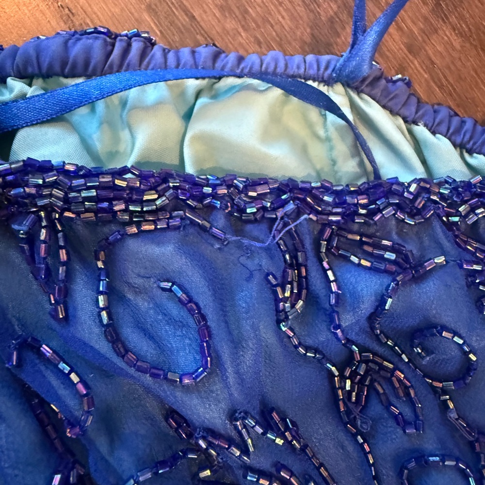 ✨ Vintage Cache Silk Beaded Gown ✨ - Picture 4 of 8